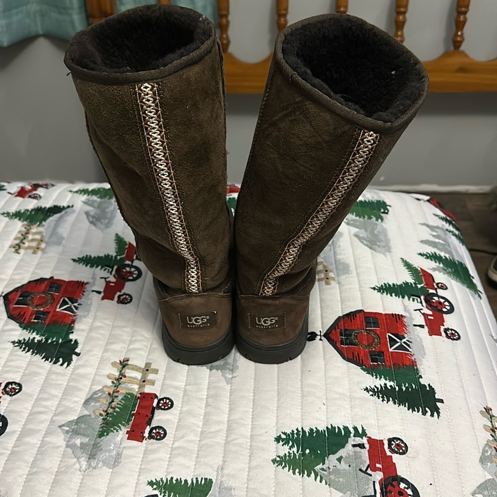 UGG Australia braided brown boots women size 9